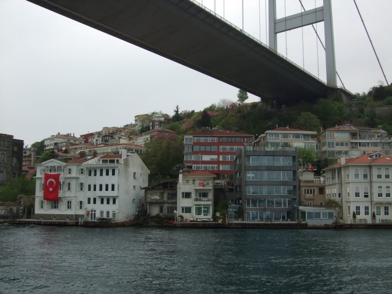 Bosforo_Istanbul una megalopoli nel mezzo_luogolungo_14