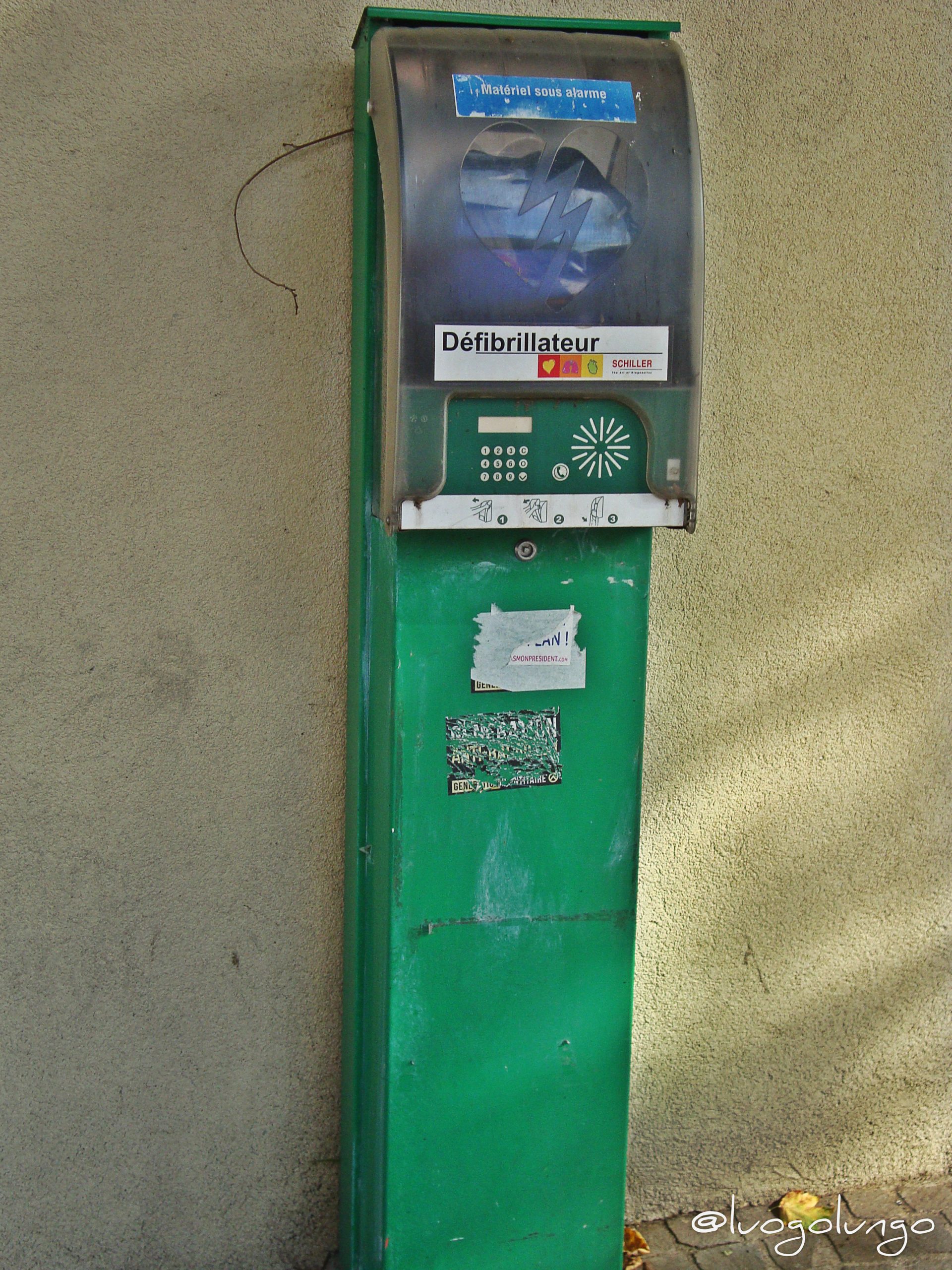 esempio di marketing territoriale in Costa Azzurra defibrillatore totem Nizza